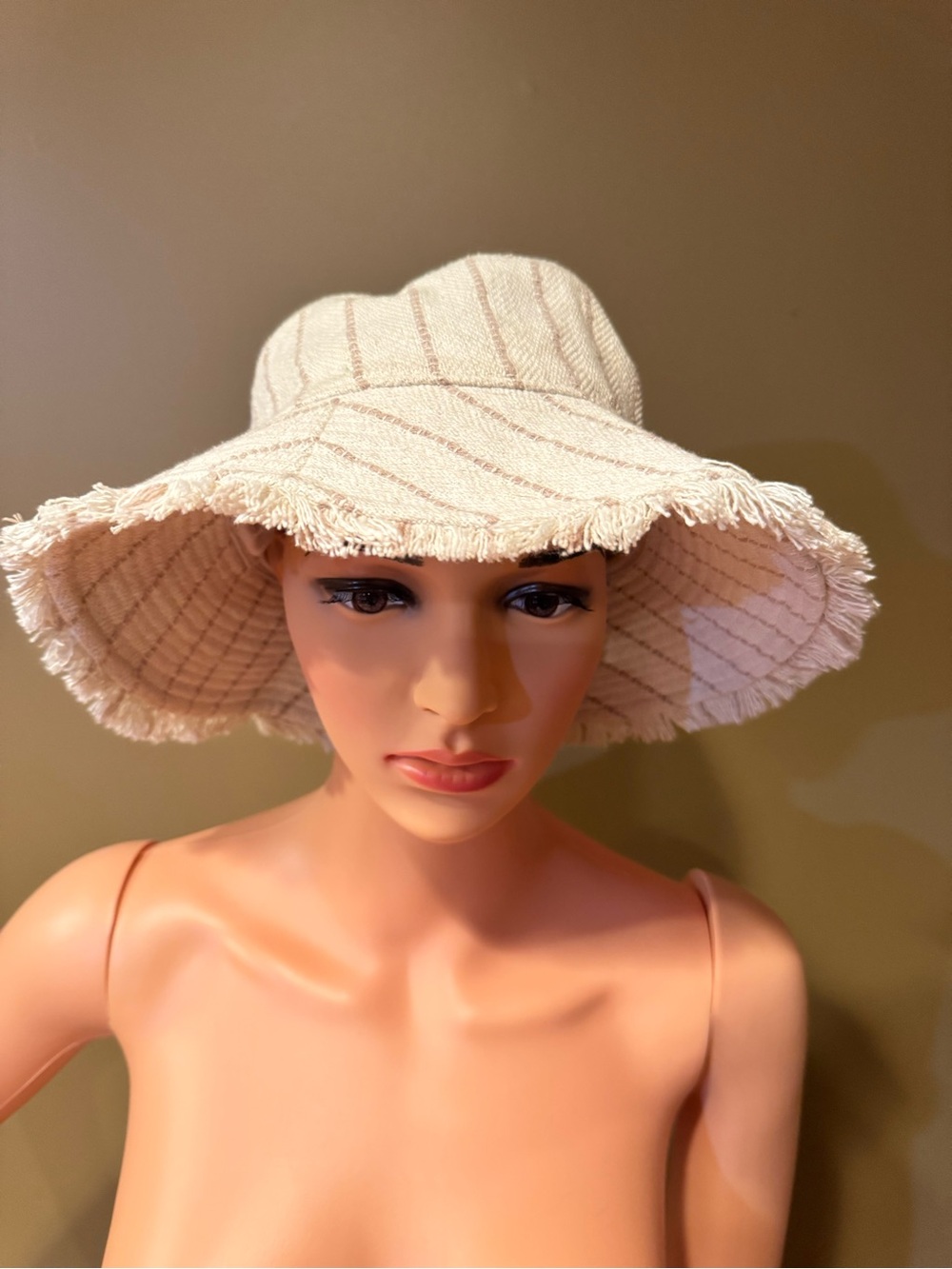 Women’s Cream Fringed Wide-Brim Bucket Hat
